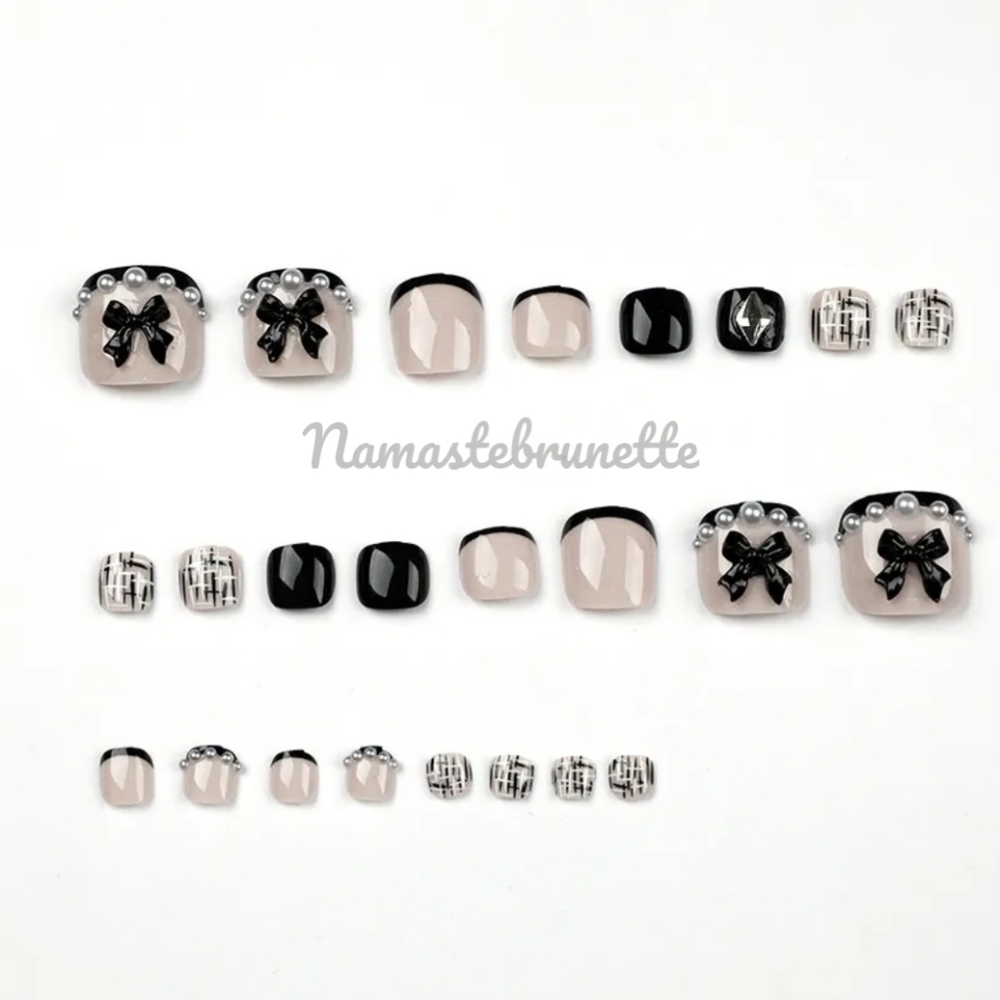 2/$16 3D Bows, Rhinestones, & Pearls Press on Toenails - Picture 5 of 17